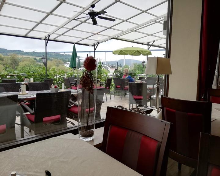 Weinhaus Zehnthof Hotel-Restaurant & Weingut